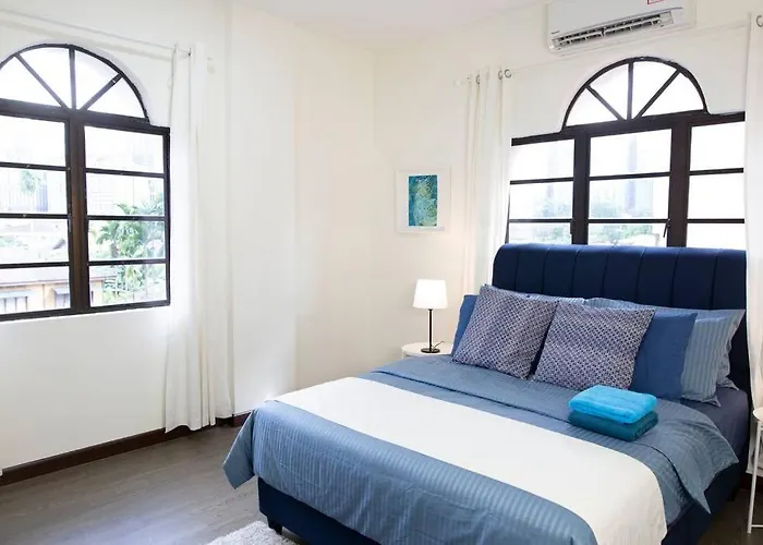 Omar\'S Place 1